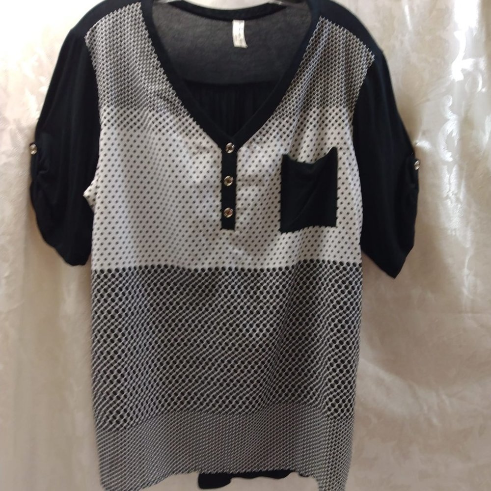 Perception Woman black/white dot blouse size 1x